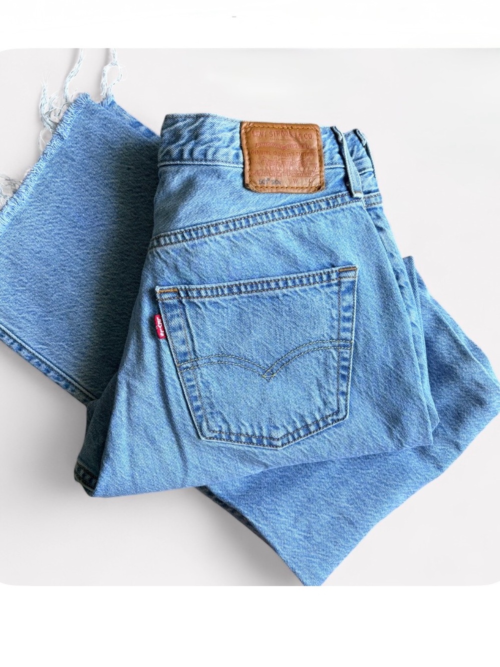 Levi's 501 lightweight 90’s Women's Light Blue Straight-Leg High-Rise Jeans - Picture 11 of 11